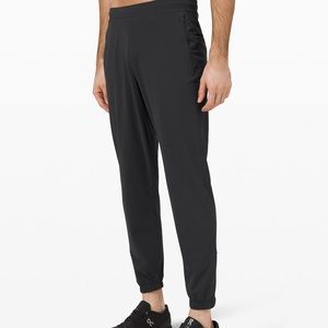 LULULEMON men’s surge jogger size M